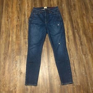 Alice + Olivia Jeans Women's 27 High Rise Slim Straight in Born To Run Wash